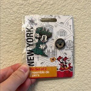 Disney New York Pin Set